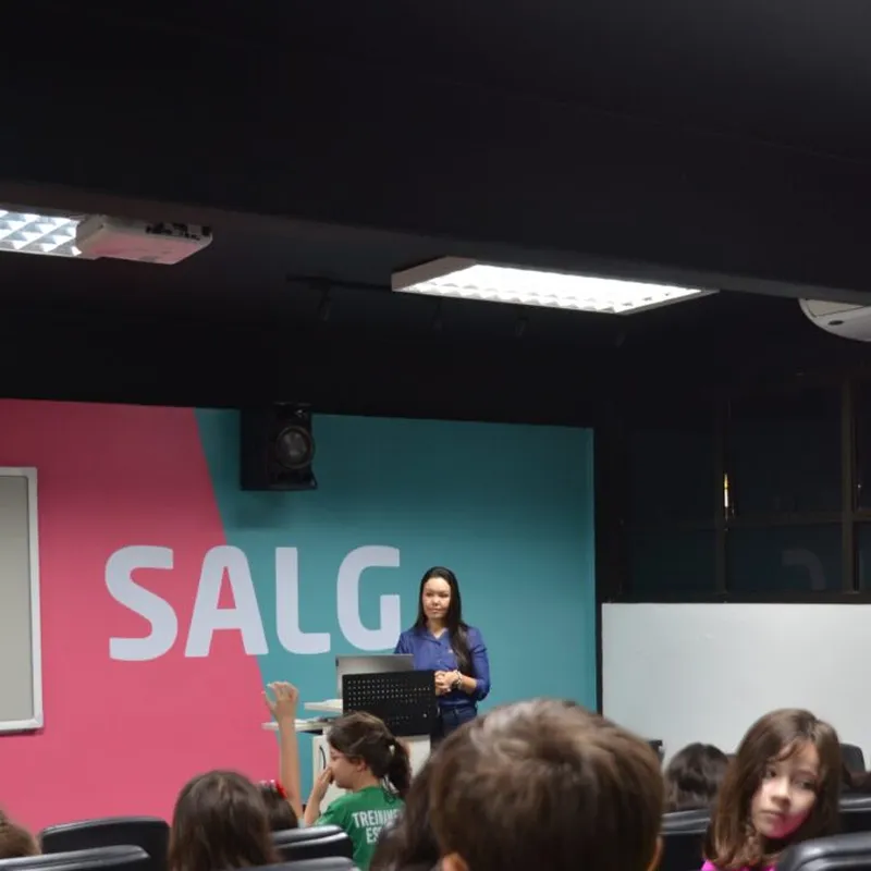 Alimentação saudável virou tema da Feira Cultural — Colégio Salgueiro
