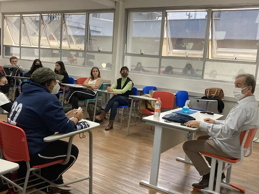 Feira de Profissões anima o Ensino Médio — Colégio Salgueiro em Interlagos
