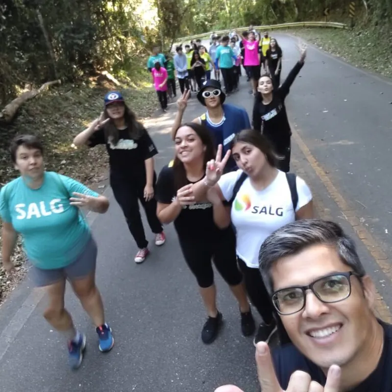 Estudantes sobem ao Pico do Jaraguá no Dia do Desafio — Colégio Salgueiro