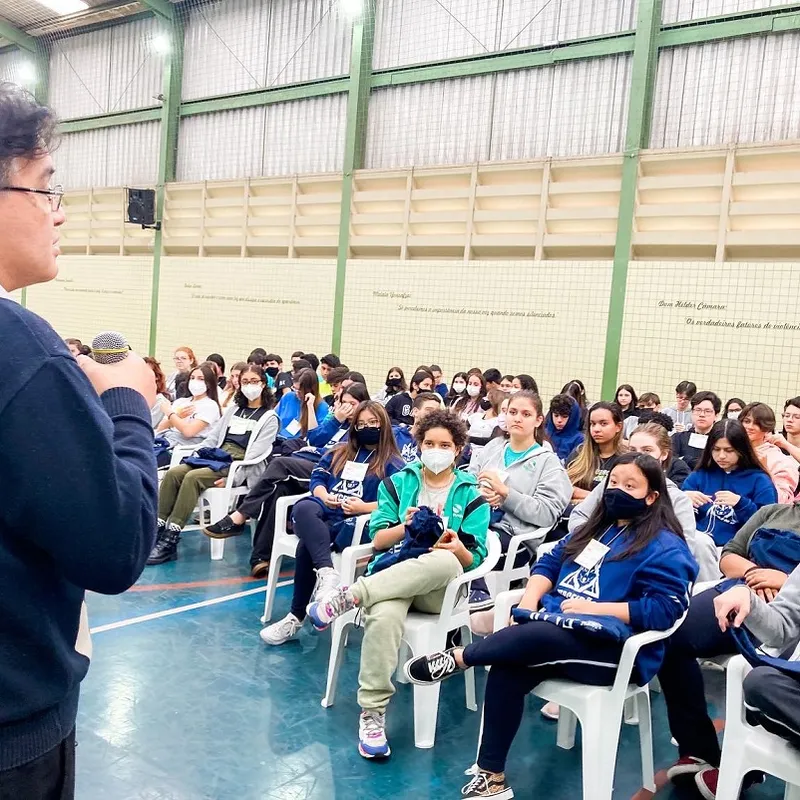 Feira de Profissões anima o Ensino Médio — Colégio Salgueiro