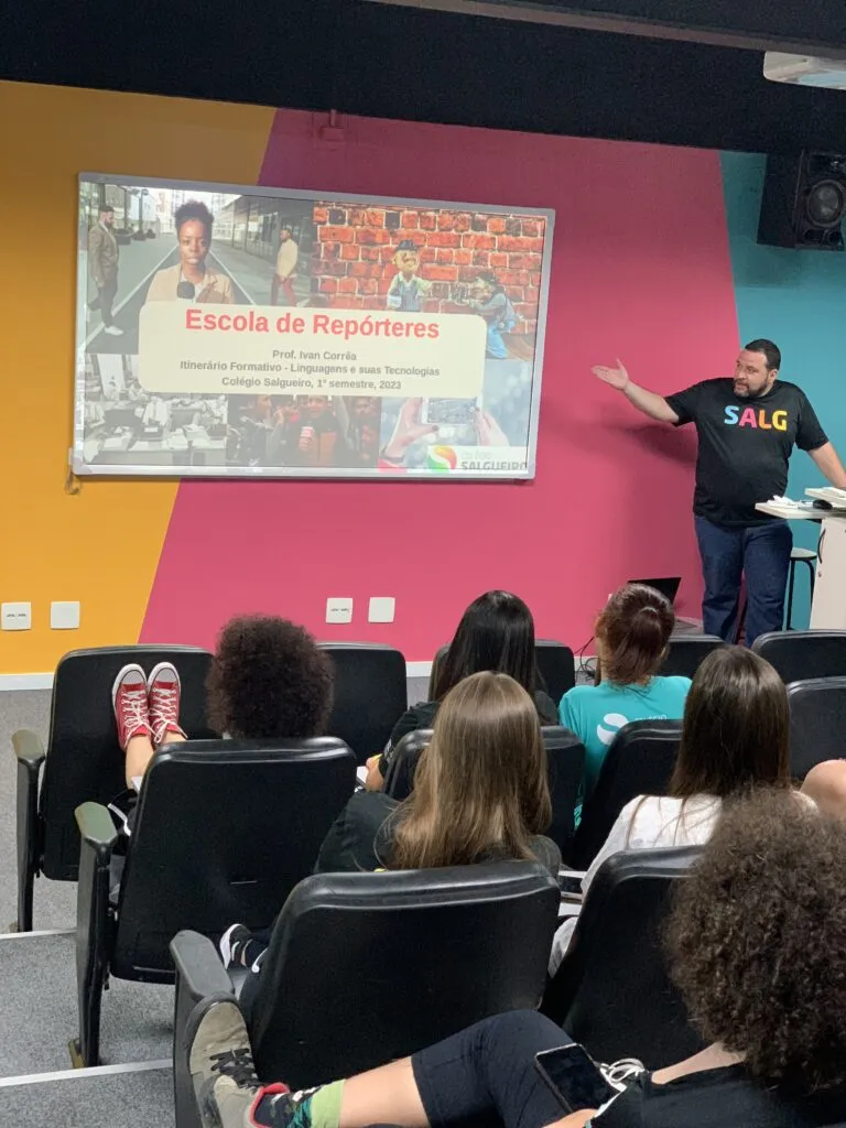 Estudantes conhecem itinerários do Novo Ensino Médio — Colégio Salgueiro em Interlagos